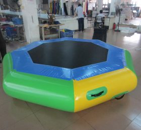 T10-225 आउटडोर खेल का मैदान trampoline Pvc सामग्री फ्लोटिंग ब्लॉक टिकाऊ हवा भरने योग्यपानी trampoline
