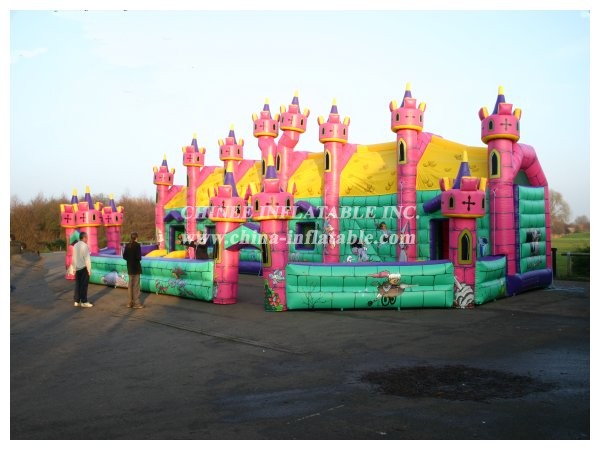 T6-310 Castle Giant Inflatable